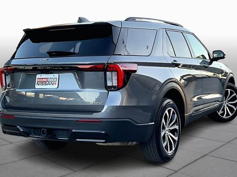 Used 2025 Ford Explorer ST-Line image 13