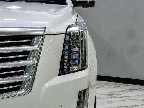 Used 2020 Cadillac Escalade Platinum RWD image 64