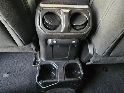 Used 2018 Jeep Wrangler Unlimited Sport S image 16