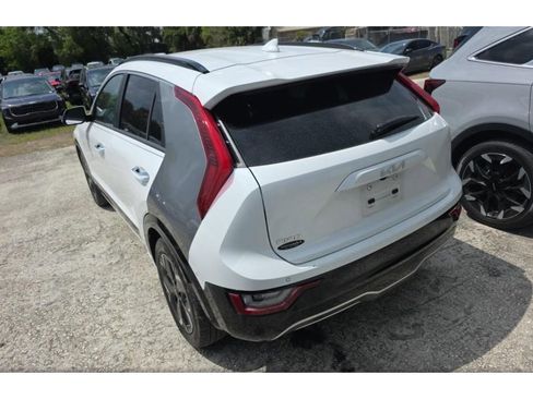 Used 2023 Kia Niro Wave image 3