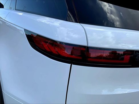 Used 2024 Land Rover Range Rover Sport Dynamic SE image 27