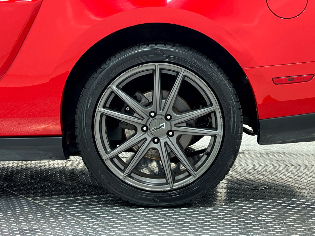 Used 2010 Ford Mustang GT Premium RWD image 33
