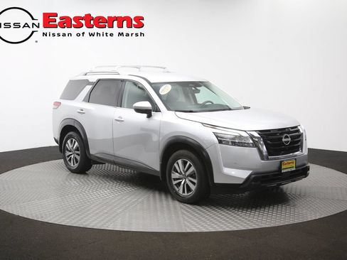 Used 2023 Nissan Pathfinder SL AWD/4WD image 50