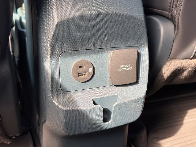Used 2024 Ford Maverick Lariat w/ Black Appearance Package FWD image 9