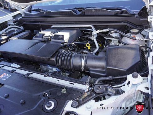 Used 2025 Chevrolet Colorado ZR2 w/ Technology Package image 51