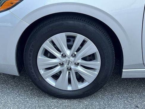Used 2023 Nissan Sentra S FWD image 35