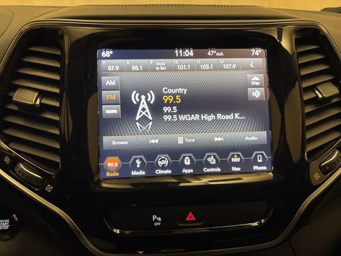 Used 2019 Jeep Cherokee Overland image 16