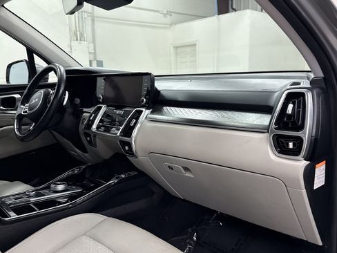 Used 2023 Kia Sorento SX Prestige image 31