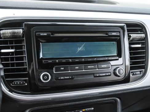 Used 2013 Volkswagen Beetle 2.5 image 21