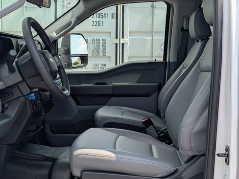 New 2026 Ford F350 XL w/ XL Chrome Package image 19