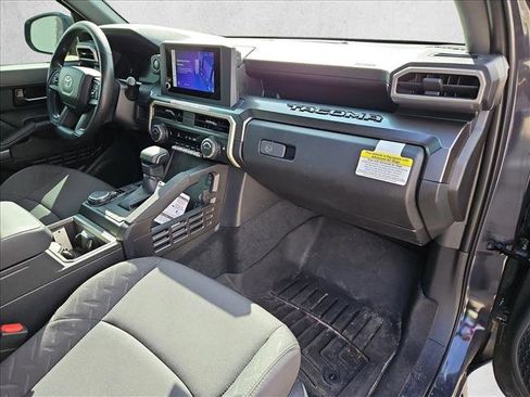 Used 2025 Toyota Tacoma SR5 AWD/4WD image 20