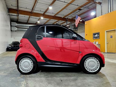 Used 2013 smart fortwo pure RWD image 9