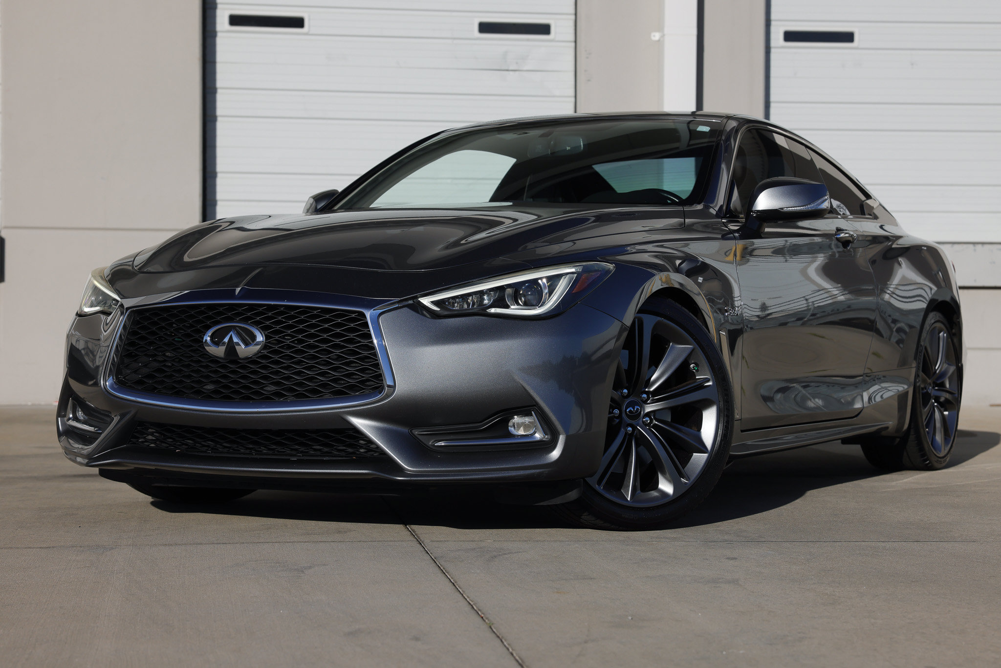 Used 2018 INFINITI Q60 Red Sport 400 w/ Sensory Package 3.0T Sport RWD image 1