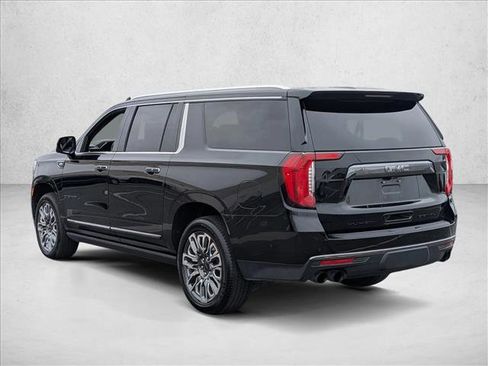 Used 2023 GMC Yukon XL Denali Ultimate AWD/4WD image 7