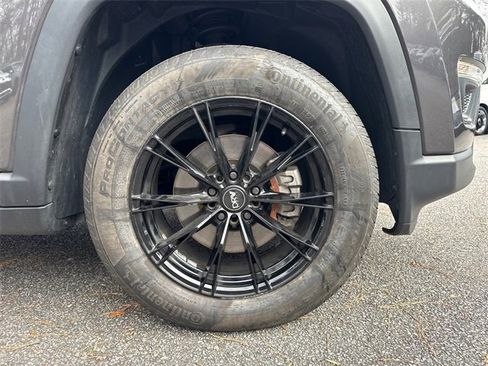 Used 2020 Jeep Compass Latitude w/ Cold Weather Group image 12