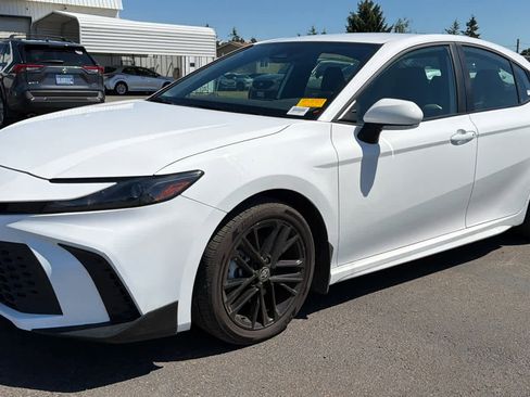 Certified 2026 Toyota Camry SE FWD image 39