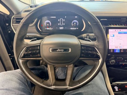 Used 2022 Jeep Grand Cherokee L Overland w/ Luxury Tech Group IV AWD/4WD image 32
