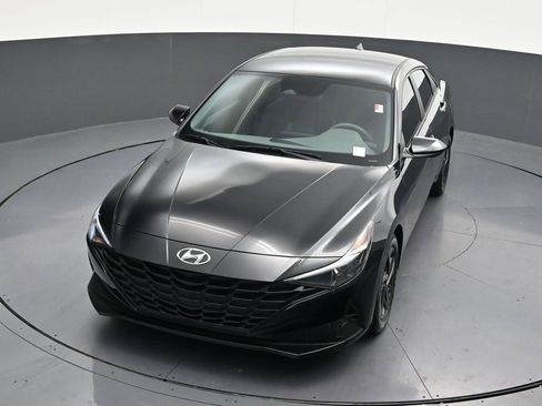 Used 2023 Hyundai Elantra SEL FWD image 29