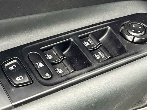 Used 2022 Jeep Renegade Limited image 18