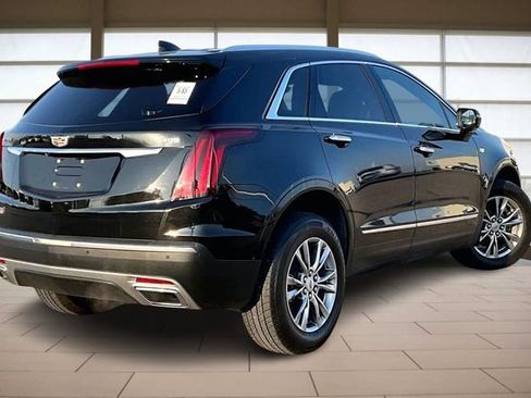 Used 2023 Cadillac XT5 Premium Luxury image 2