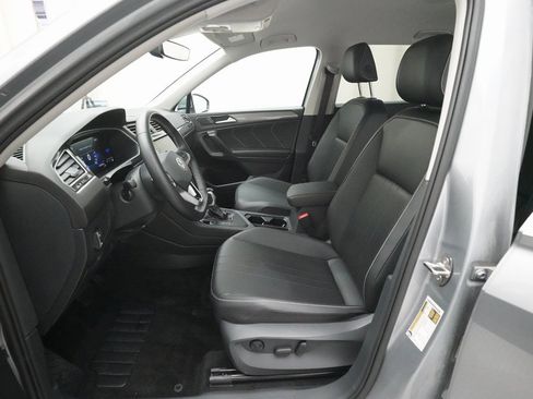 Used 2024 Volkswagen Tiguan SE image 7