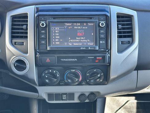 Used 2015 Toyota Tacoma 4x4 Double Cab w/ TRD Sport Package image 31