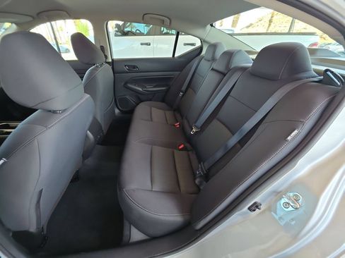 Used 2024 Nissan Altima 2.5 SV FWD image 26