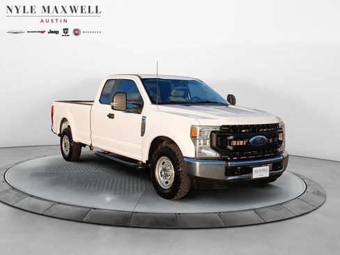 Used 2022 Ford F250 XL w/ Power Equipment Group RWD image 2