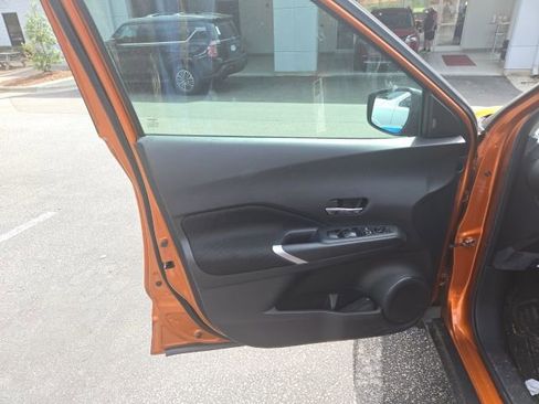 Used 2023 Nissan Kicks SV image 13