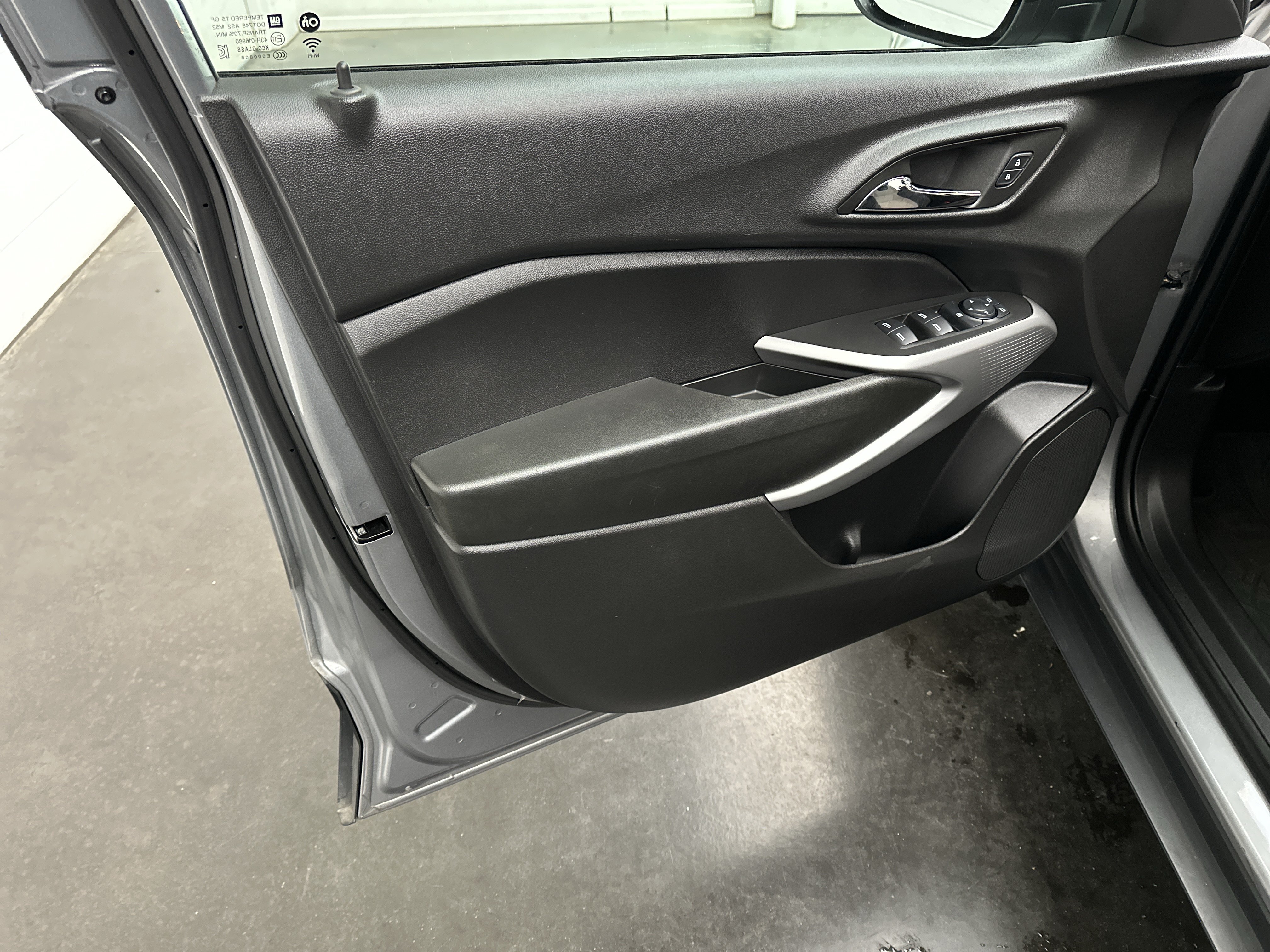 Used 2024 Chevrolet Trax RS w/ Driver Confidence Package FWD image 16