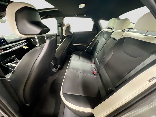 New 2025 Kia K4 GT-Line w/ GT-Line Premium Package FWD image 26