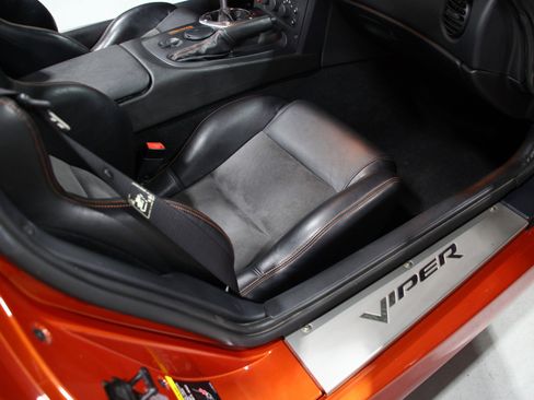 Used 2005 Dodge Viper SRT-10 w/ Copperhead Edition Group RWD image 52