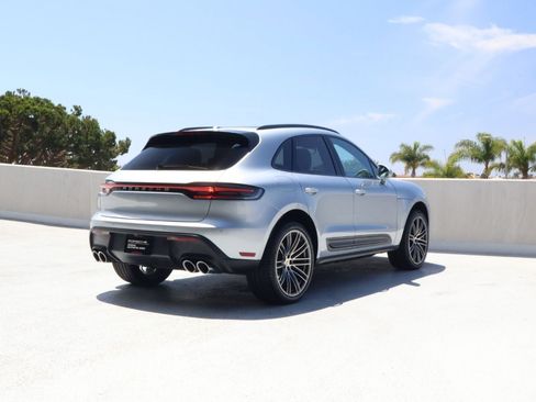 Certified 2026 Porsche Macan AWD/4WD image 9
