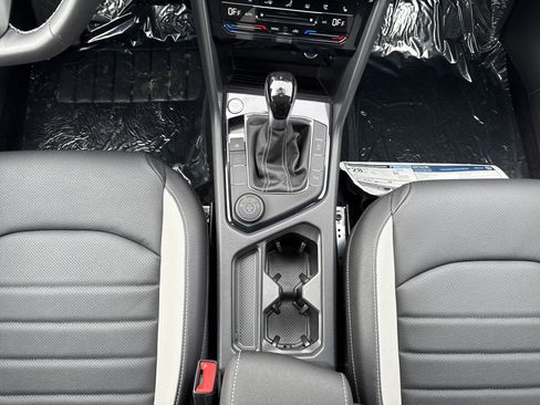 New 2025 Volkswagen Taos SEL image 20