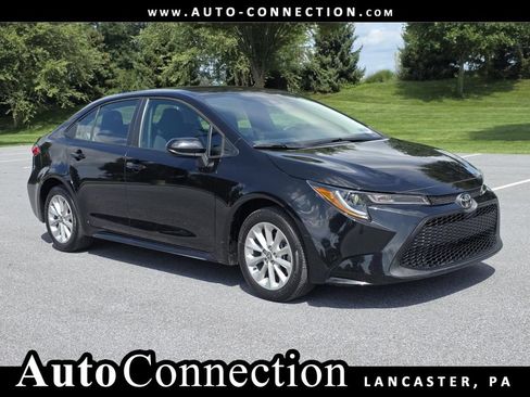 Used 2022 Toyota Corolla LE w/ LE Convenience Package FWD image 1