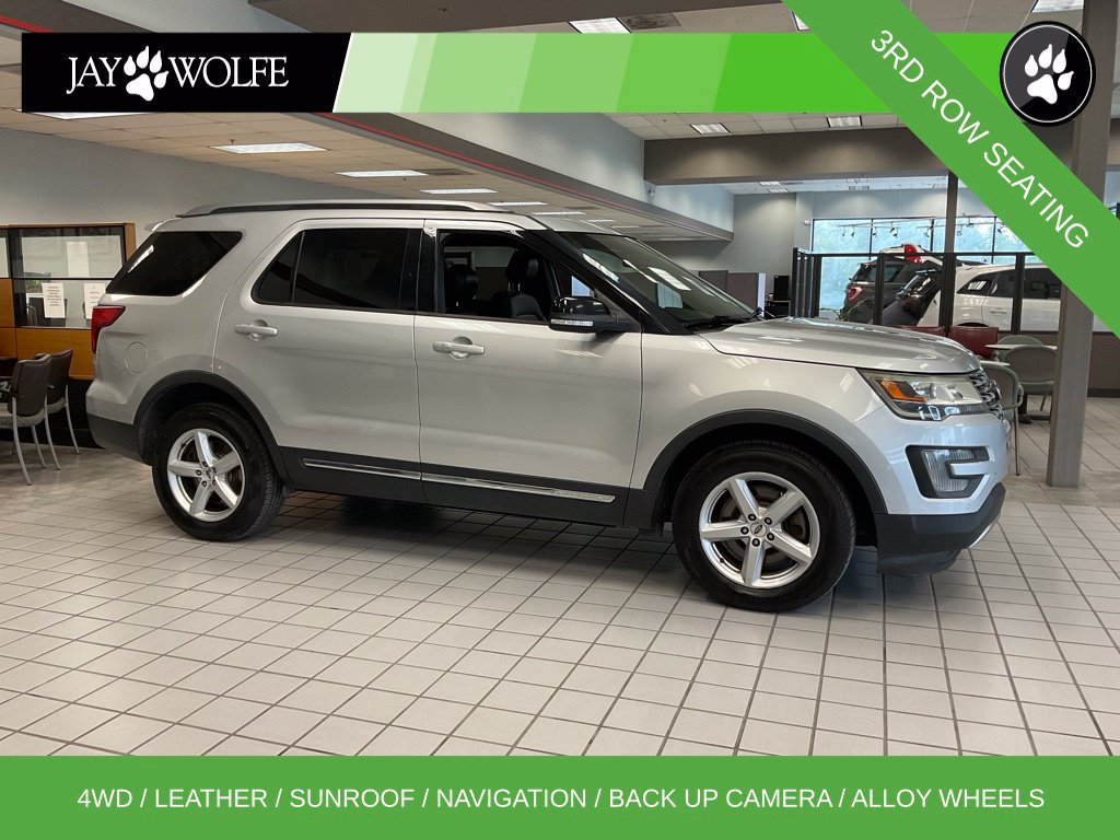 Used 2017 Ford Explorer XLT w/ Equipment Group 202A AWD/4WD image 1