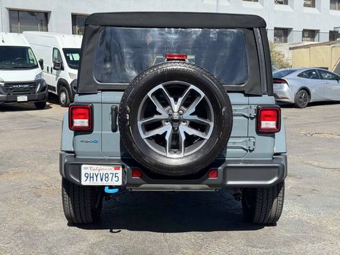 Used 2024 Jeep Wrangler Unlimited w/ Convenience Group AWD/4WD image 14