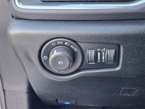 New 2026 Chrysler Pacifica Limited image 16