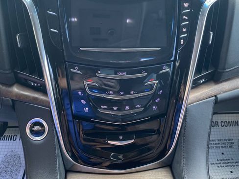 Used 2015 Cadillac Escalade ESV Premium AWD/4WD image 12