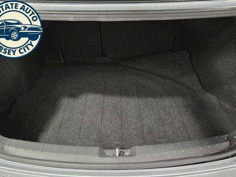 Used 2017 Hyundai Elantra Limited w/ Limited Ultimate Package 05 FWD image 37