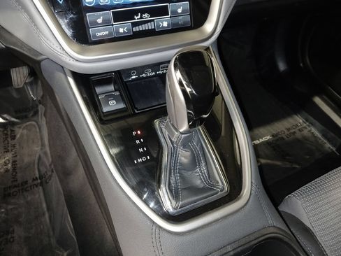 Used 2024 Subaru Outback Premium AWD/4WD image 19