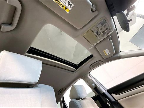 Used 2018 Honda Accord EX image 21