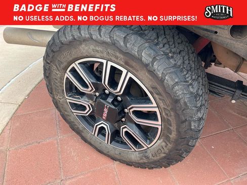 Used 2023 GMC Sierra 2500 AT4 w/ AT4 Premium Plus Package image 10