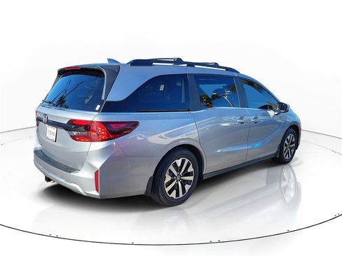 Certified 2026 Honda Odyssey EX-L image 4