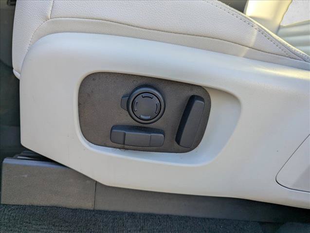 Used 2024 Land Rover Discovery S AWD/4WD image 11