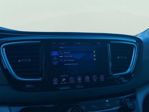 Used 2017 Chrysler Pacifica Touring-L Plus w/ Advanced Safetytec Group image 24