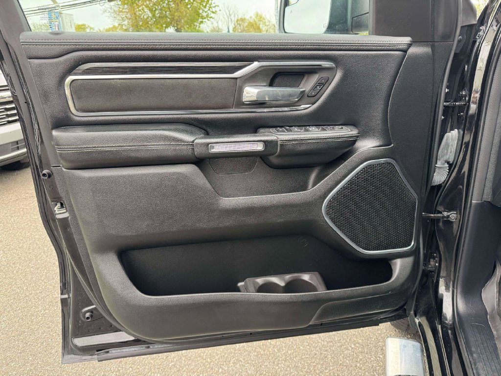 Used 2024 RAM 1500 Laramie AWD/4WD image 19