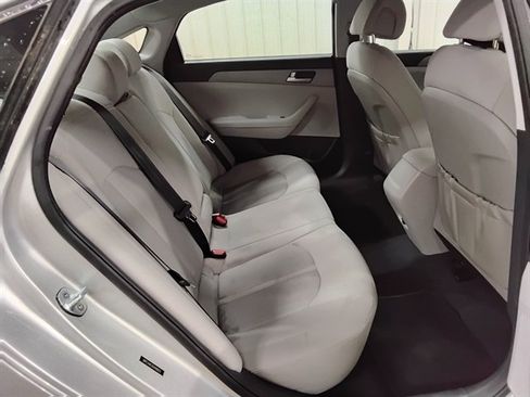 Used 2016 Hyundai Sonata SE FWD image 15