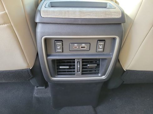 Used 2024 Nissan Murano SL image 15