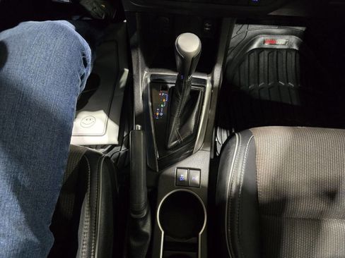 Used 2014 Toyota Corolla S image 37